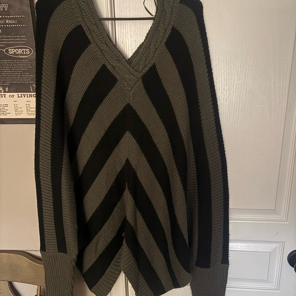 Double Zero Chevron V-Neck Sweater - Black and Gray
